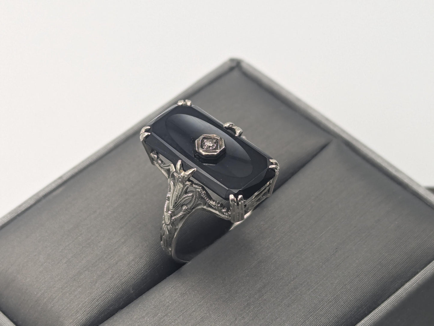 Vintage 18k White Gold Art Deco Black Onyx Ring Midnight Statement Ring