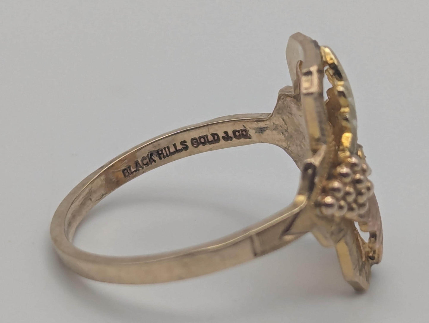 Black Hills Gold 10k Multi-tone Gold Vine Signet Ring BHG wedding band