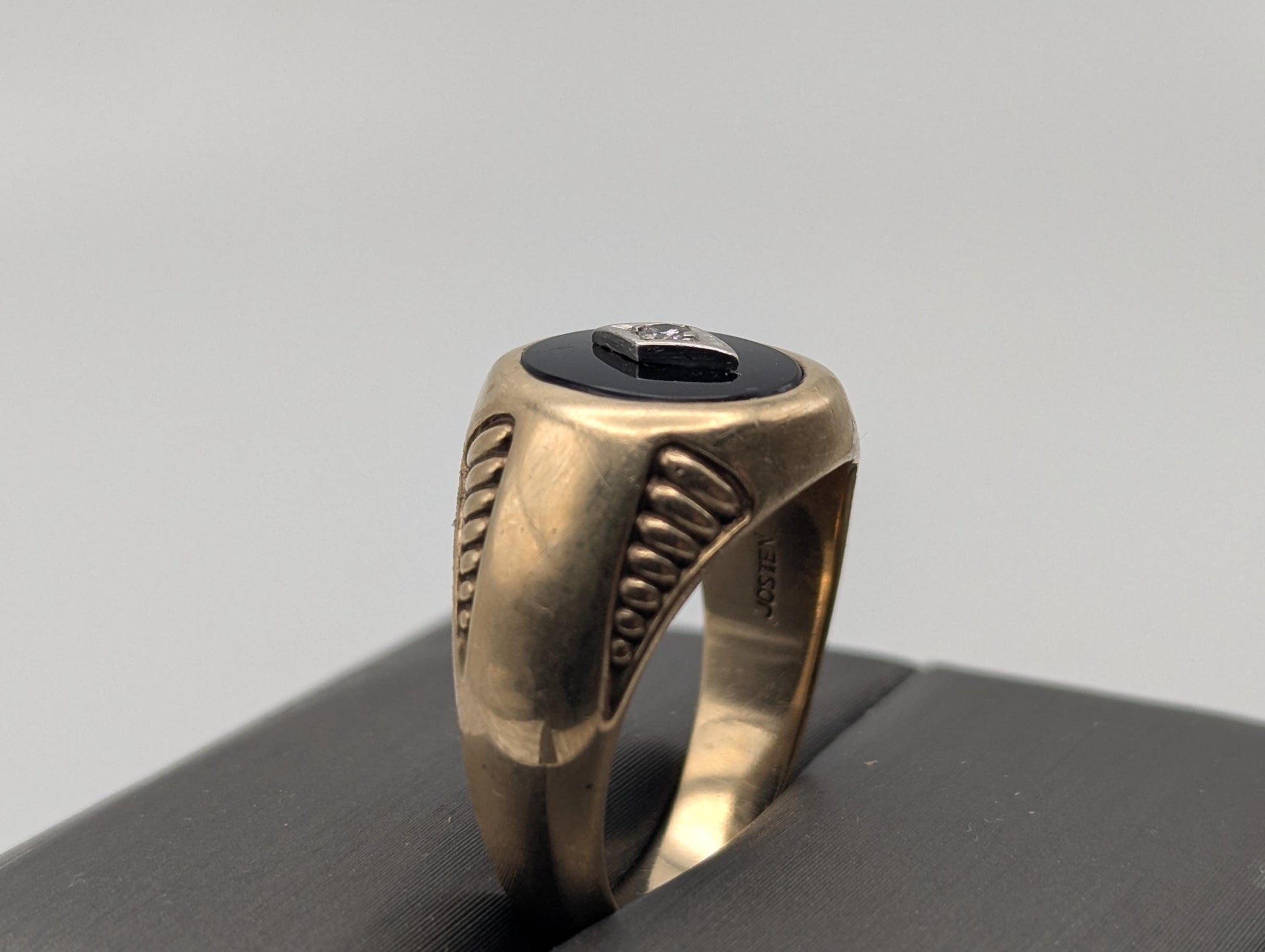 14k HEAVY 11 gr Vintage Oval Black Onyx Diamond Wedding Ring Statement Ring Signet Ring