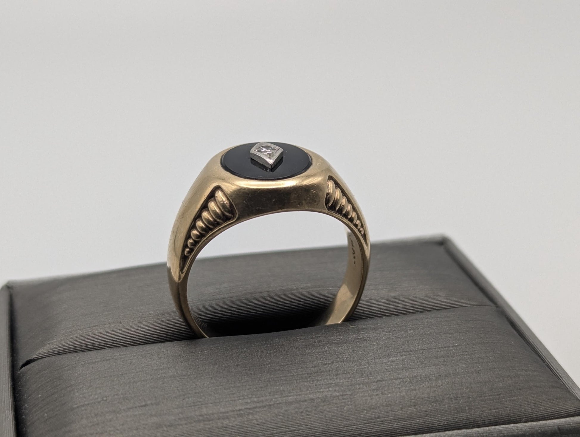 14k HEAVY 11 gr Vintage Oval Black Onyx Diamond Wedding Ring Statement Ring Signet Ring