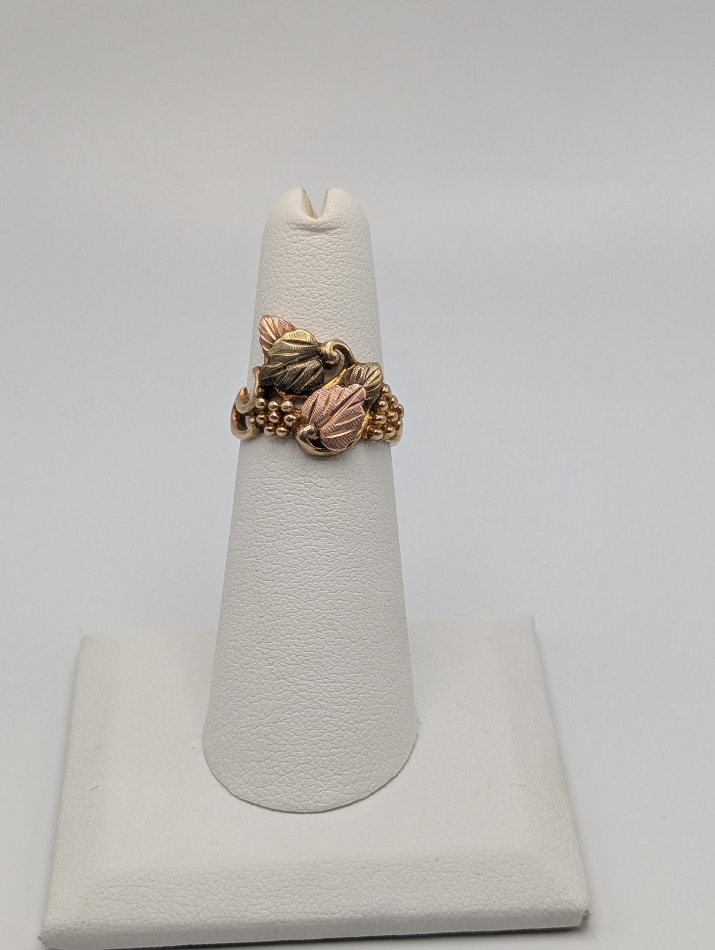 Vintage 10k 12k Black Hills Gold Leaf Multi-tone Gold Signet Statement Ring BHG