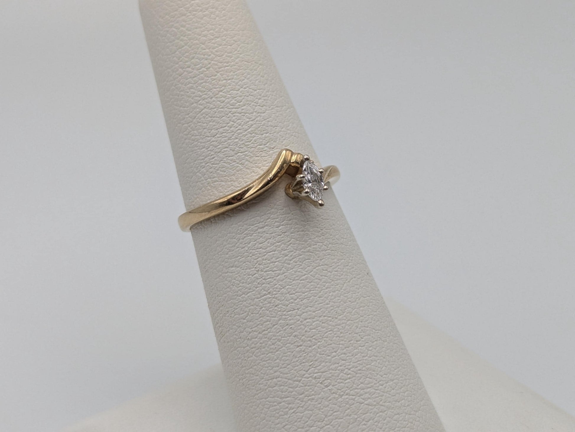 14k Vintage Yellow Gold Diamond Engagement Ring Promis Ring