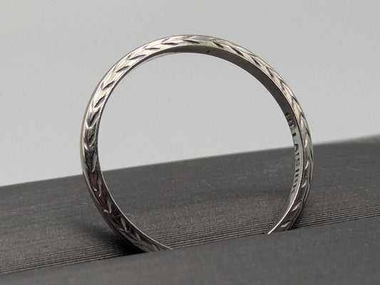 18k White Gold Etched Edge Wedding Ring Anniversary Ring