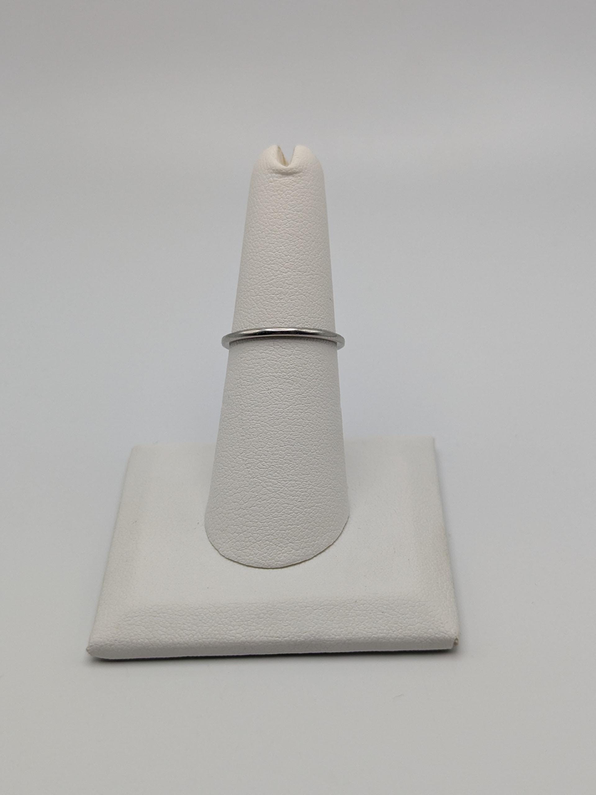 18k White Gold Etched Edge Wedding Ring Anniversary Ring