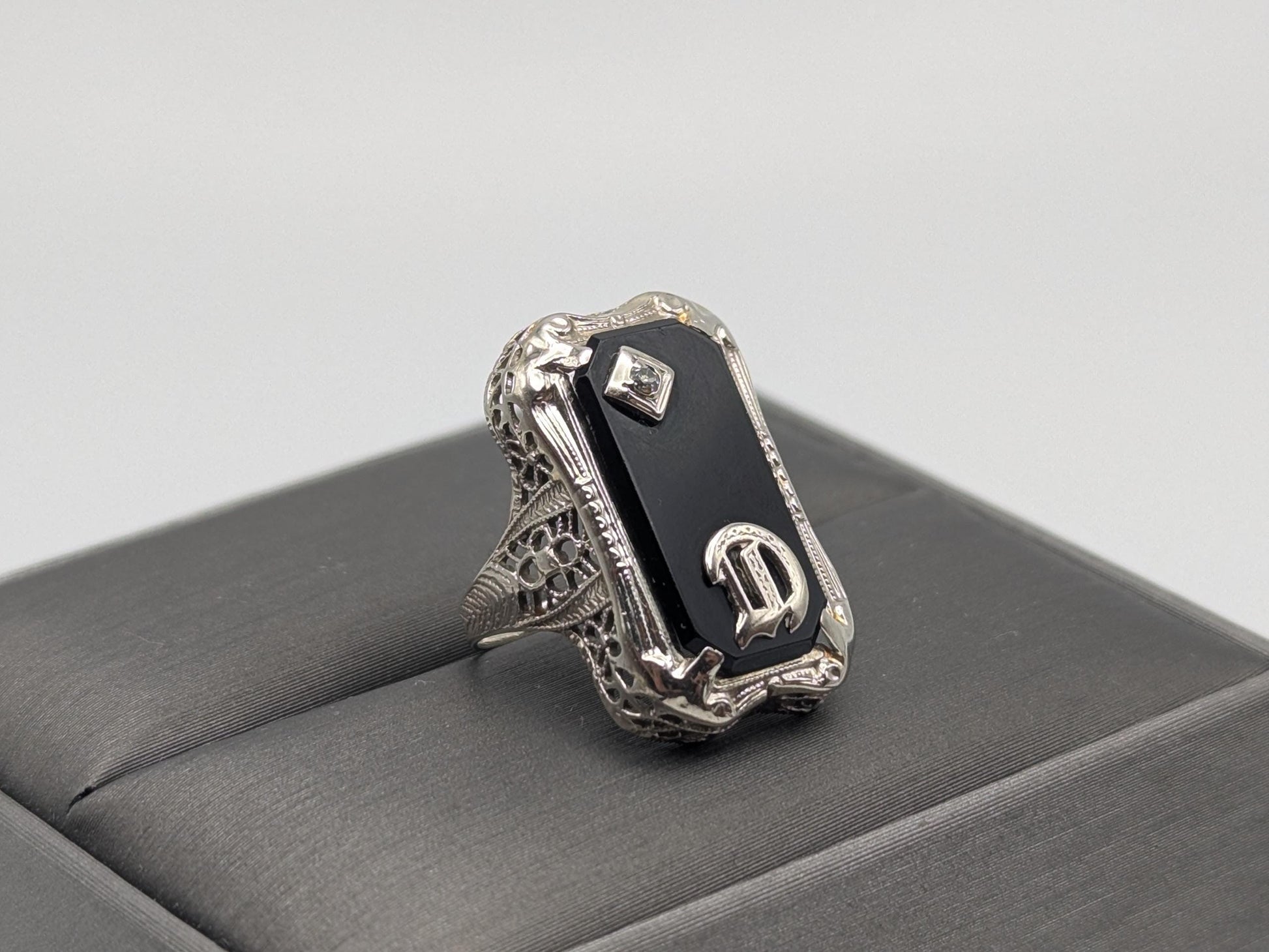 Vintage 10k White Gold Monogram Letter D Black Onyx Diamond Ring Pinky Ring
