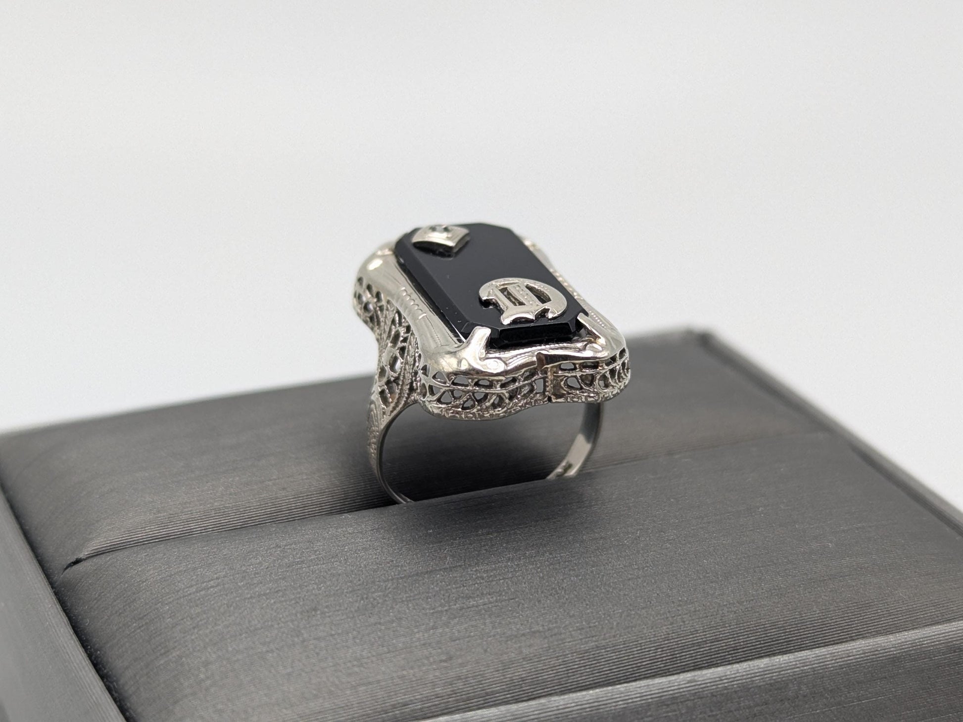 Vintage 10k White Gold Monogram Letter D Black Onyx Diamond Ring Pinky Ring