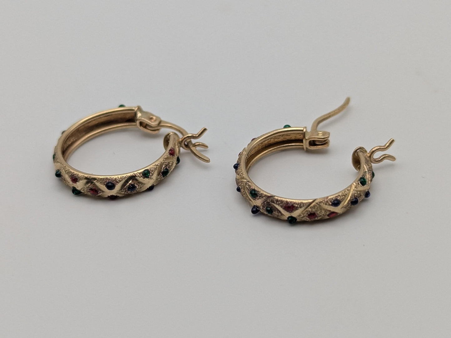 14k Vintage Yellow Gold Quilted Textured Multi-Gem Hoop Earrings Gold Hoops Hinged