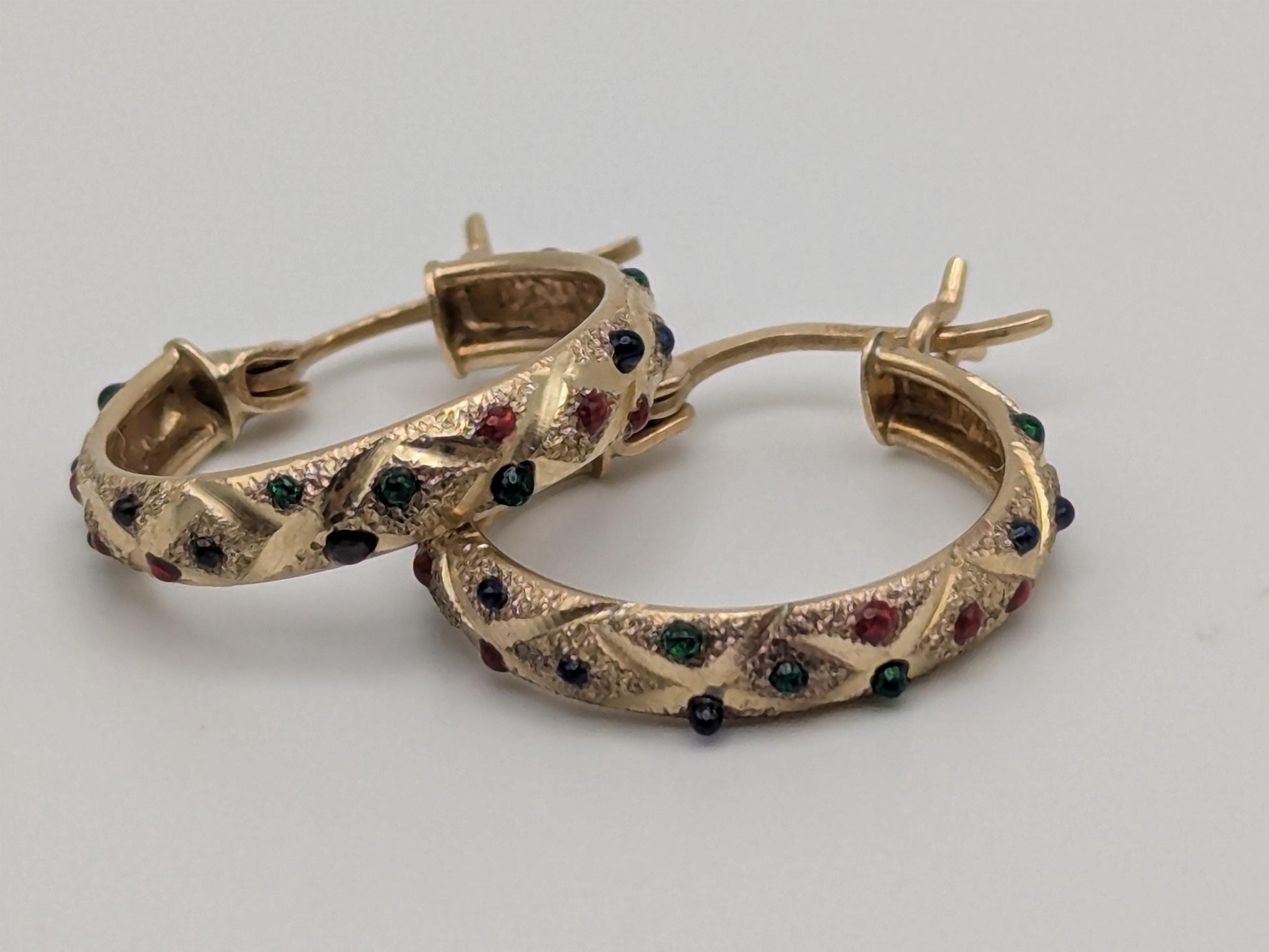 14k Vintage Yellow Gold Quilted Textured Multi-Gem Hoop Earrings Gold Hoops Hinged