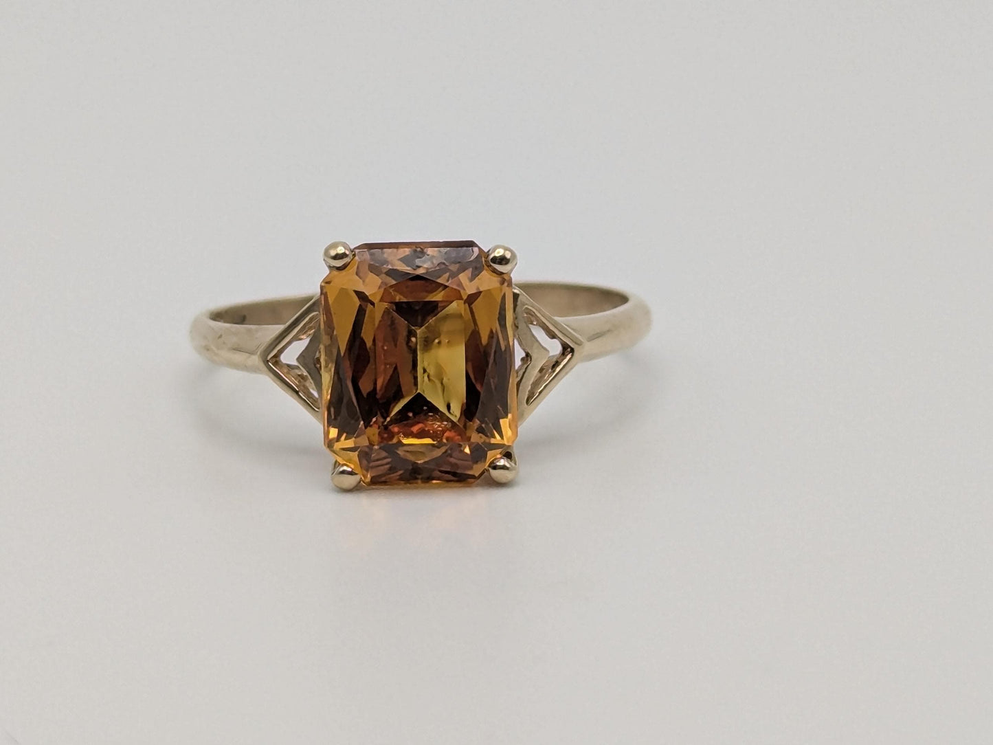 10k Yellow Gold Orange Emerald Cut Sapphire Gold Vintage Ring. Amber Colored Sapphire Band