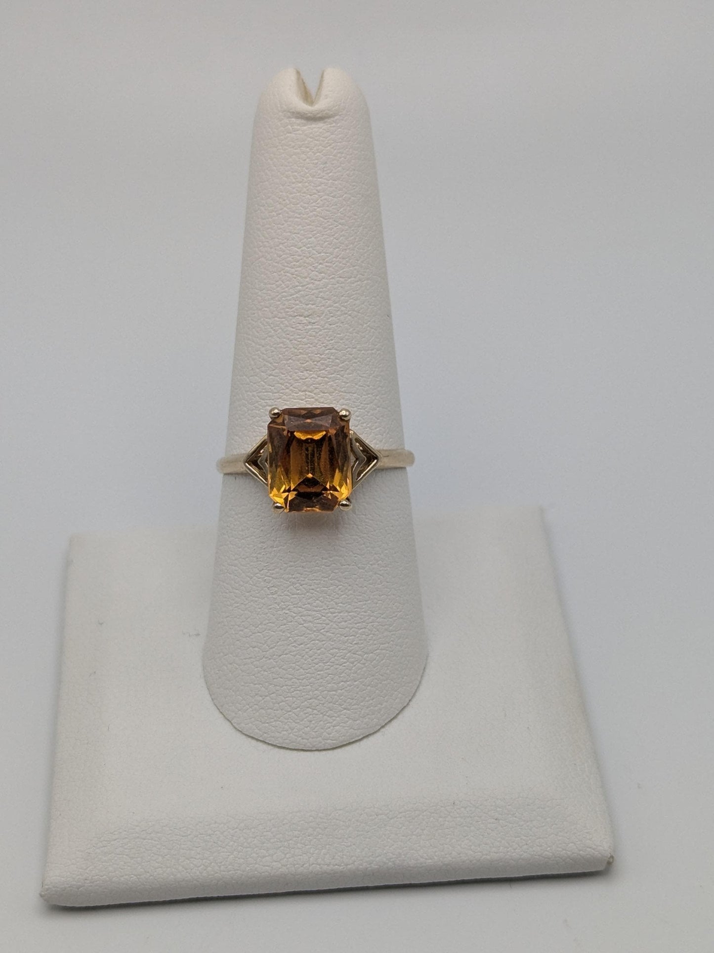 10k Yellow Gold Orange Emerald Cut Sapphire Gold Vintage Ring. Amber Colored Sapphire Band