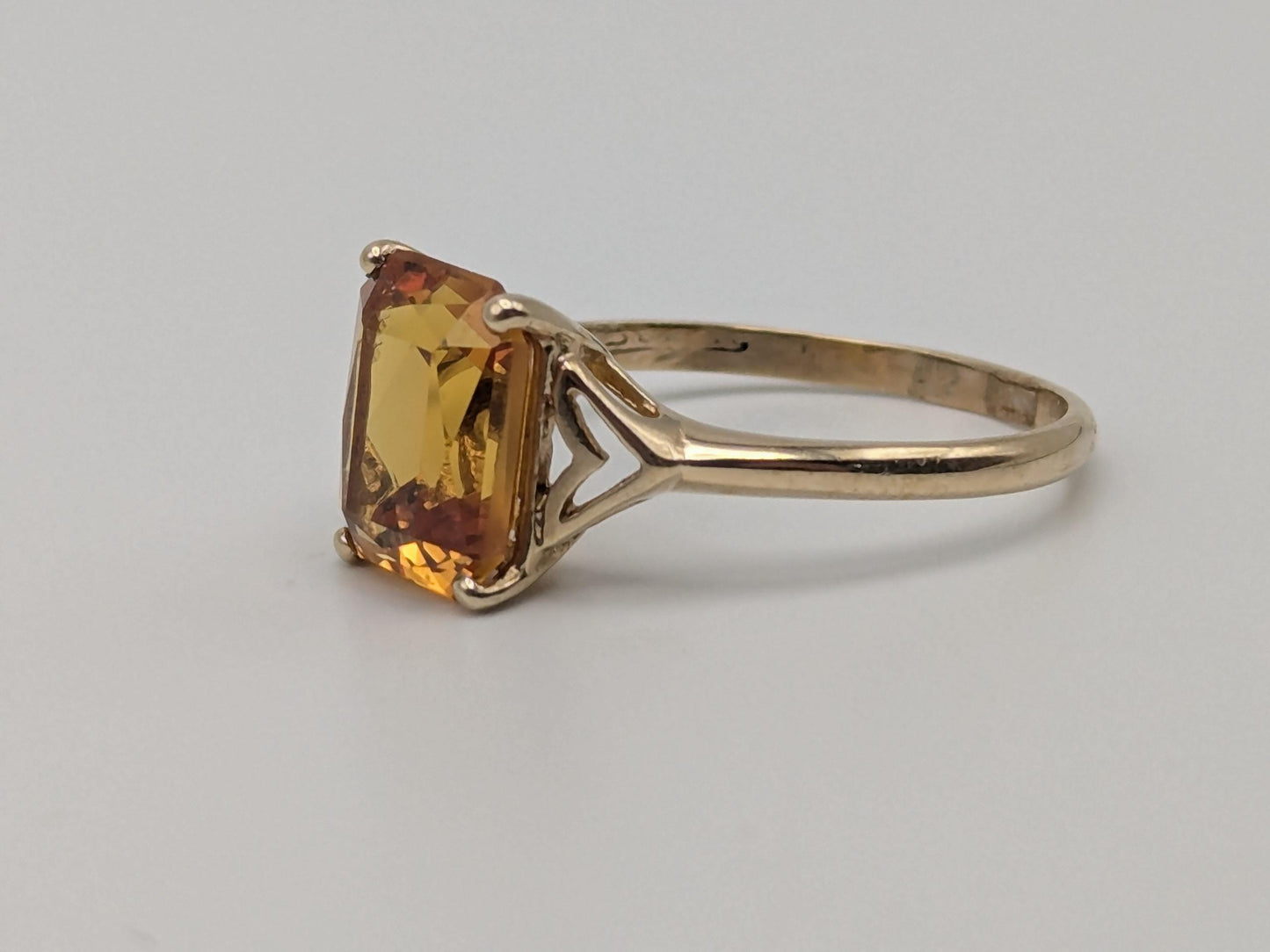 10k Yellow Gold Orange Emerald Cut Sapphire Gold Vintage Ring. Amber Colored Sapphire Band