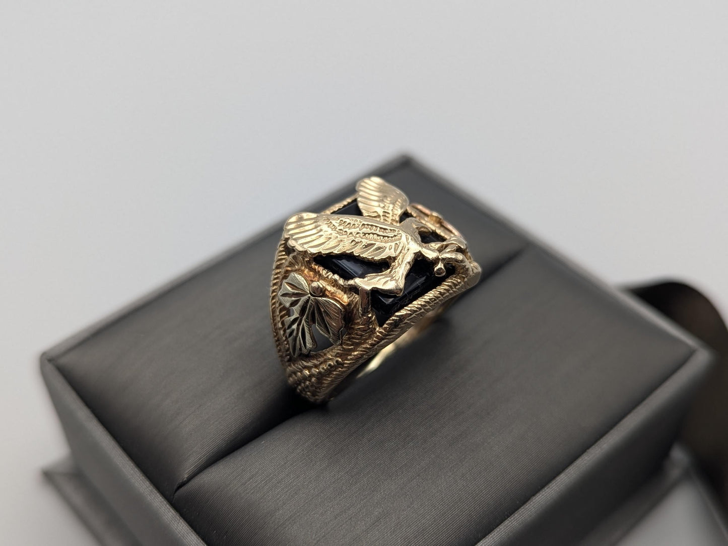 10k 12k Black Hills Gold Heavy 7.1 gr Onyx Gold Flying Eagle Ring Mens Signet Ring