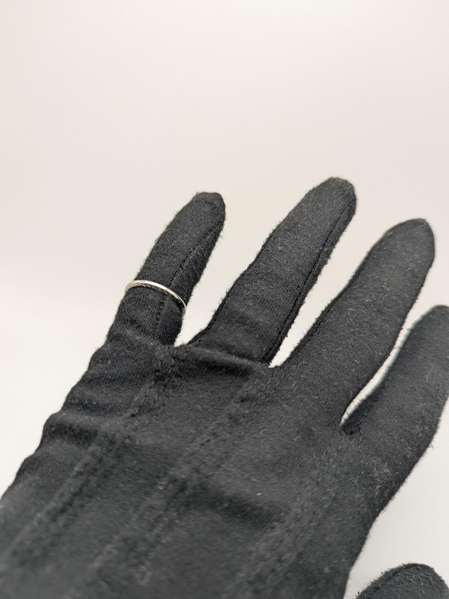 18k White Gold Etched Edge Wedding Ring Anniversary Ring