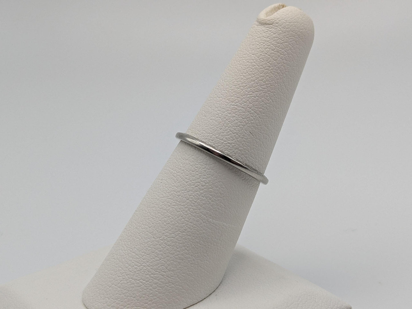 18k White Gold Etched Edge Wedding Ring Anniversary Ring