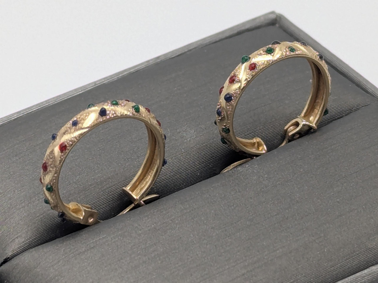 14k Vintage Yellow Gold Quilted Textured Multi-Gem Hoop Earrings Gold Hoops Hinged