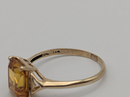 10k Yellow Gold Orange Emerald Cut Sapphire Gold Vintage Ring. Amber Colored Sapphire Band
