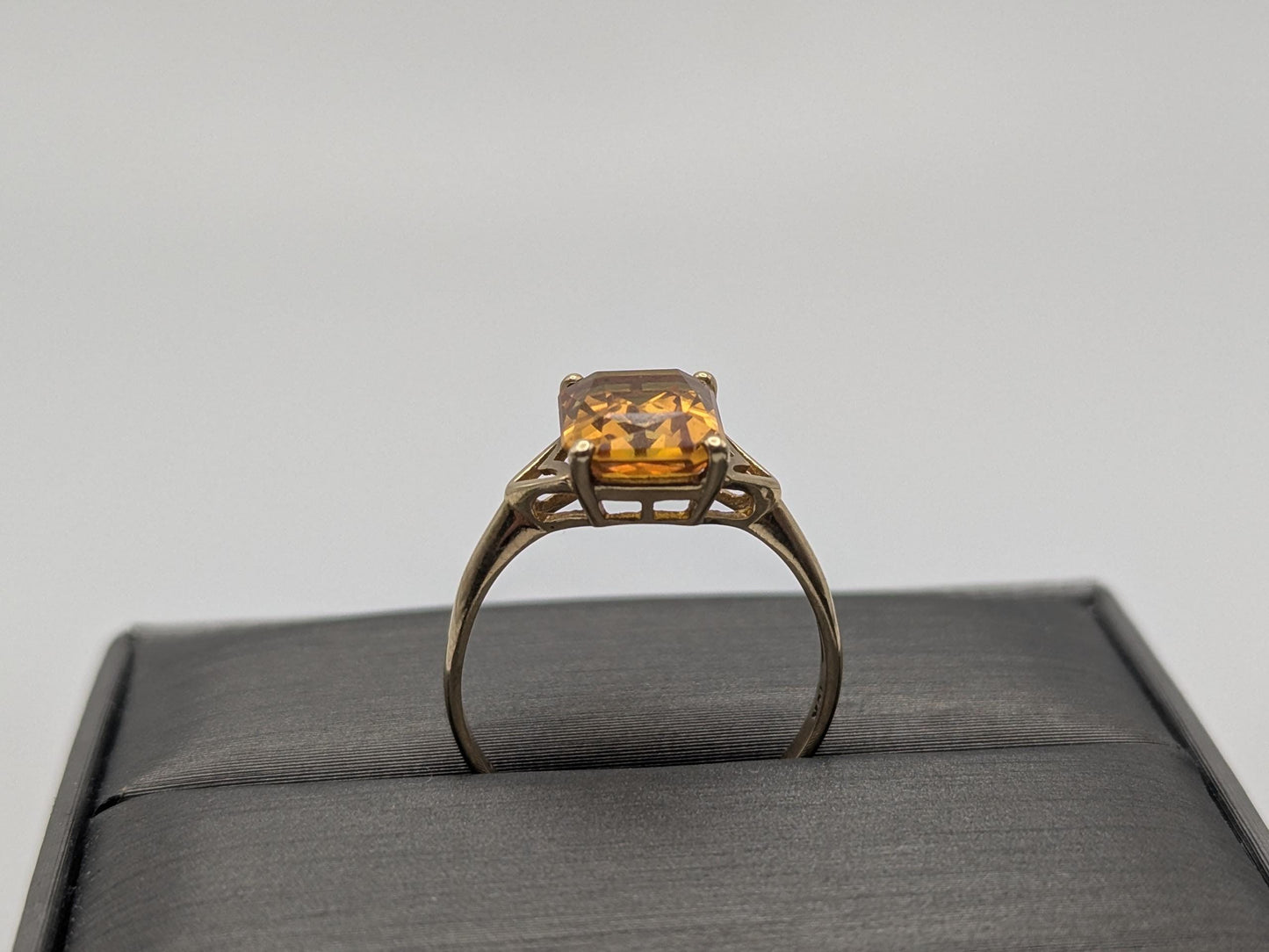 10k Yellow Gold Orange Emerald Cut Sapphire Gold Vintage Ring. Amber Colored Sapphire Band
