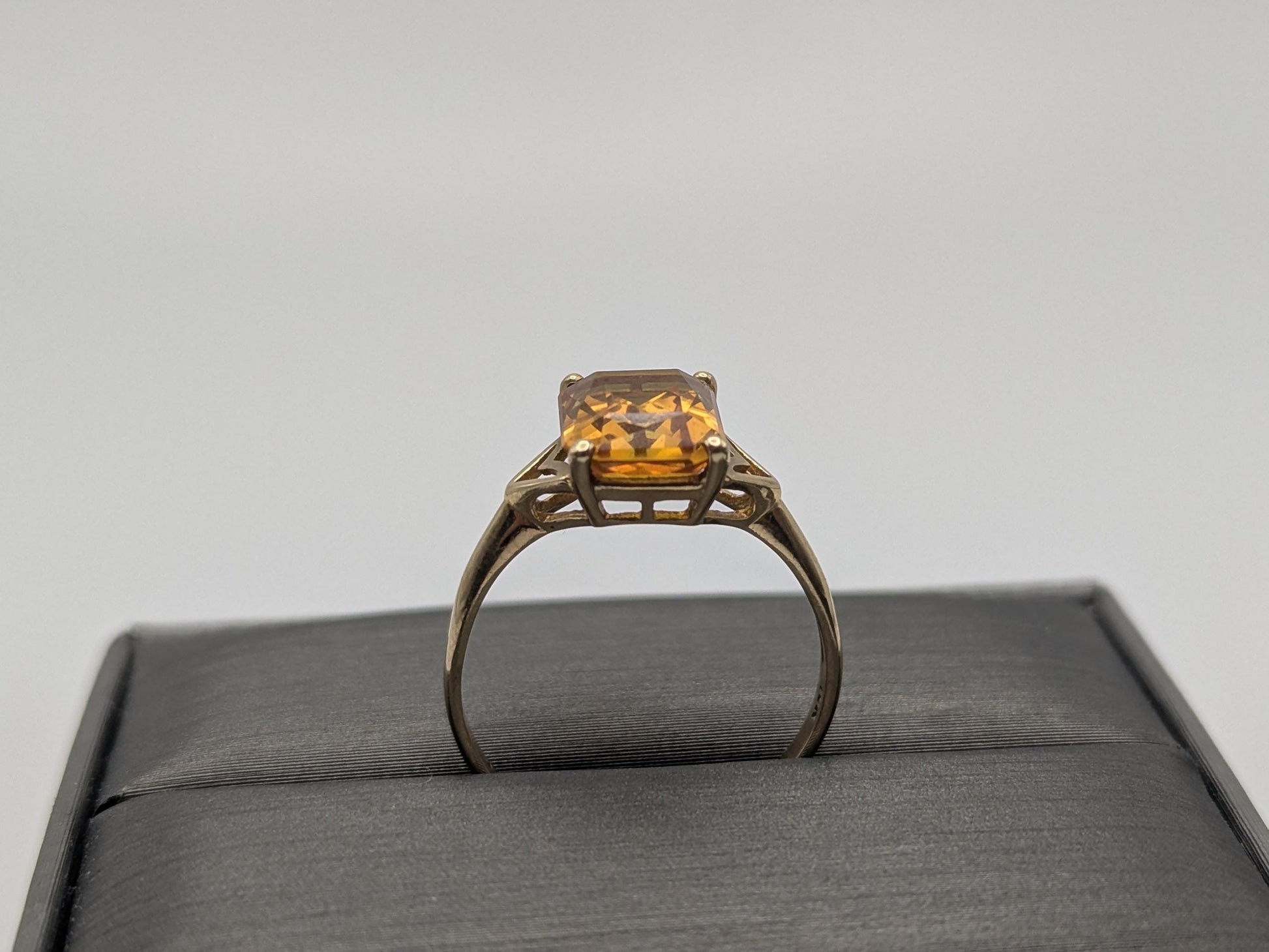 10k Yellow Gold Orange Emerald Cut Sapphire Gold Vintage Ring. Amber Colored Sapphire Band