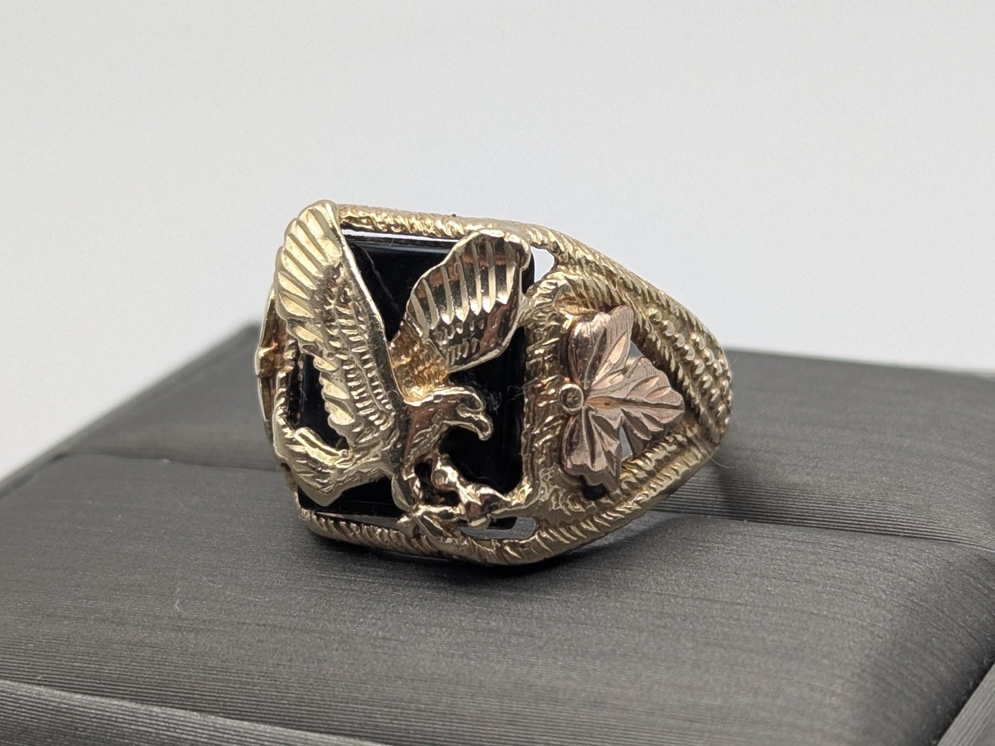 10k 12k Black Hills Gold Heavy 7.1 gr Onyx Gold Flying Eagle Ring Mens Signet Ring