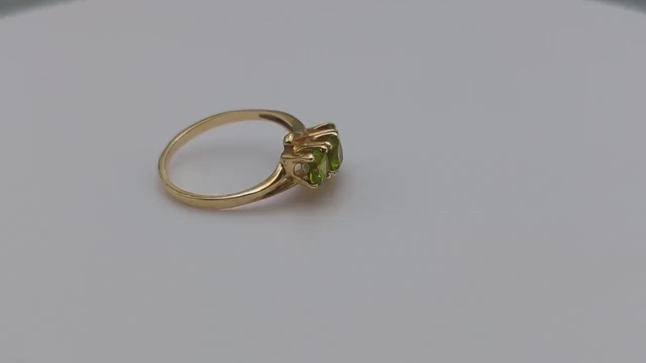 Yellow Gold 10k Three Stone .75 ct Peridot Ring. Womens Peridot Yellow Gold Ring. Green Peridot Ring. Promise Ring