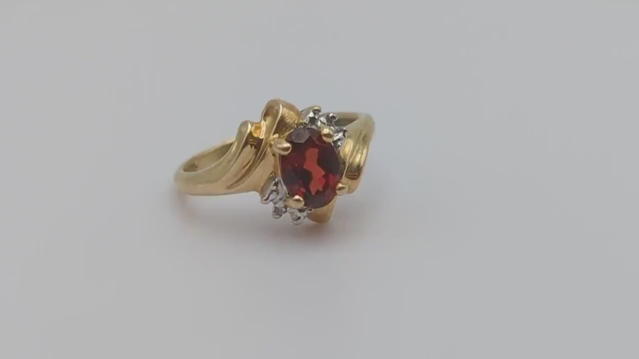 Vintage 10k Yellow Gold Garnet Diamond ring. 10k Garnet Diamond Engagement Band. 10k Solitaire Garnet Women Romance band