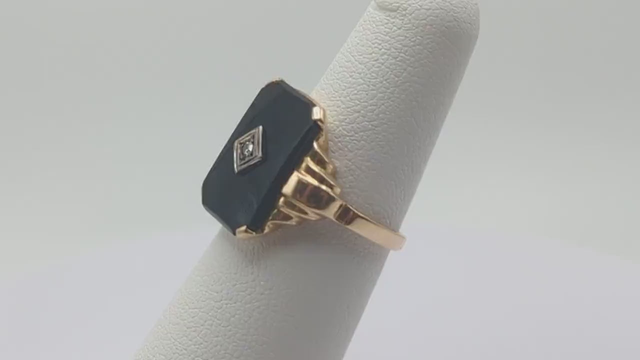 Vintage 4.5gr Yellow Gold 14k Rectangle Black Onyx and Diamond Ring Midnight Black Onyx Diamond Ring. 14k Vintage Diamond Onyx Art Deco Ring