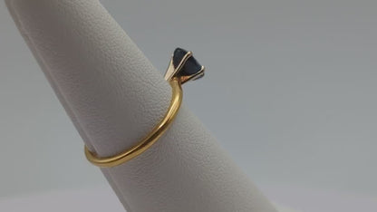 18k Yellow Gold Solitaire Blue Sapphire Engagement Ring. Vintage Sapphire Ring. 18K Oval Sapphire ring with Platinum Tiffany Mounting.