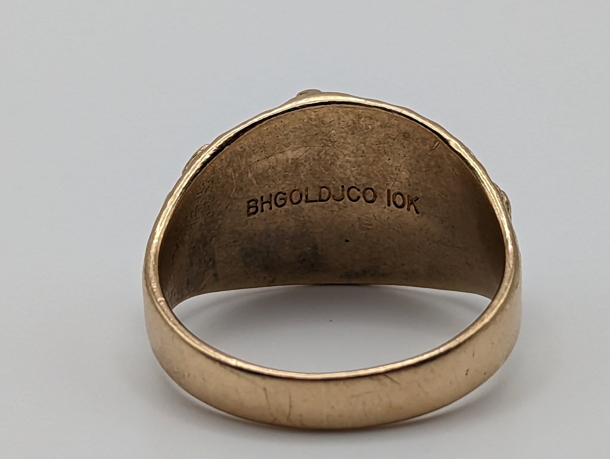 Vintage Very Heavy Black Hills Gold Ring. 10k Multi-tone Gold Black Hills Signet Ring. 10k Black Hill Band. Mens Womens Statement Ring