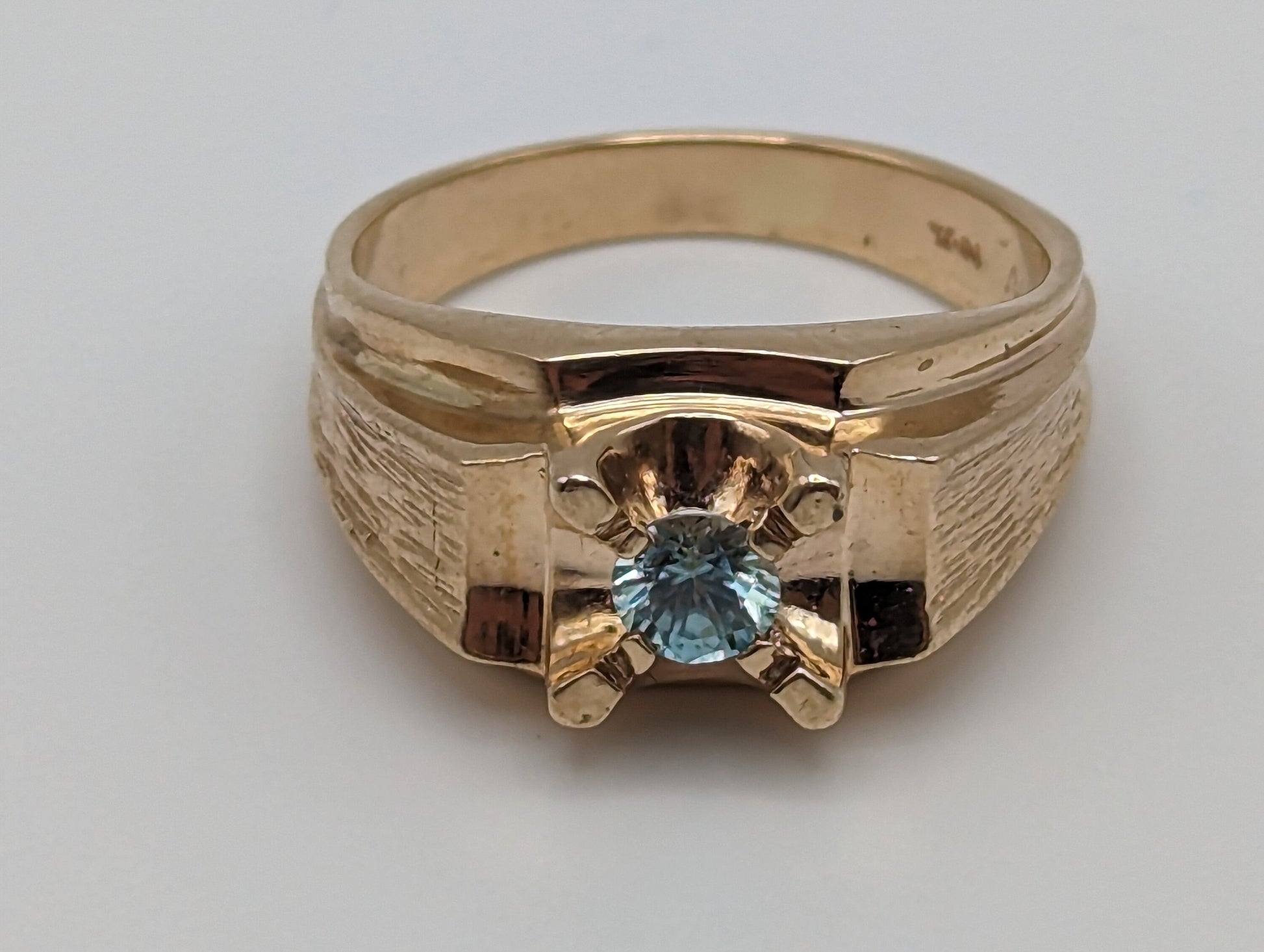 10k Yellow Gold Vintage Swiss Blue Topaz Ring. 10k Yellow Gold Swiss Blue Topaz Solitaire Engagement Band. 10k Wedding Band With Swiss Topaz