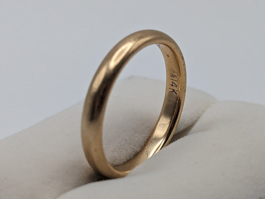 14k Antique 5 grams Yellow Gold Plain Wedding Band. 14k Yellow Gold Engagement . 14k Antique Anniversary Yellow Gold Ring