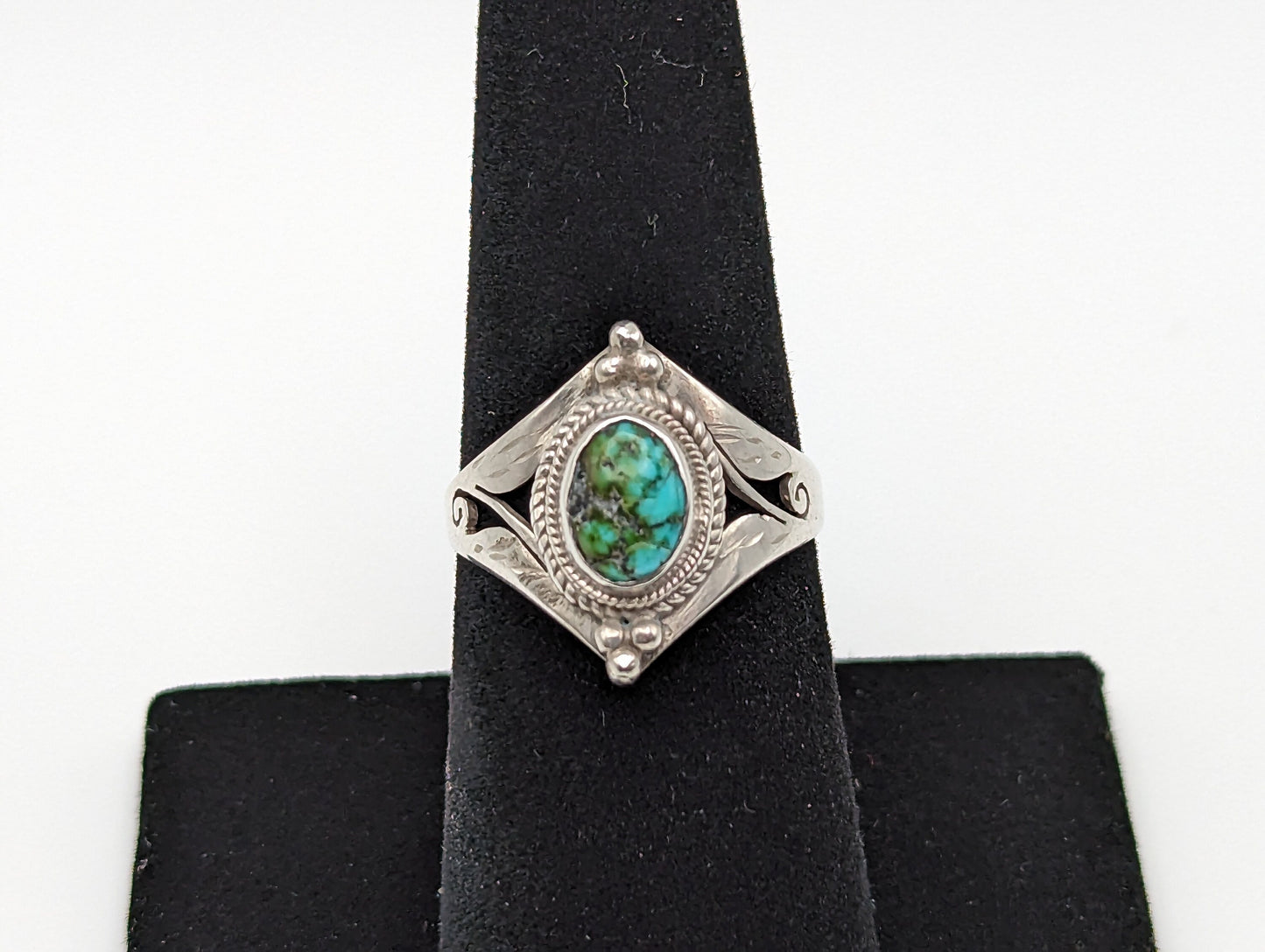 Sterling Silver Natural Raw Turquoise Ring.Vintage Sterling Silver Oval Turquoise Ring. Sterling Silver Boho Raw Turquoise Handmade Band.