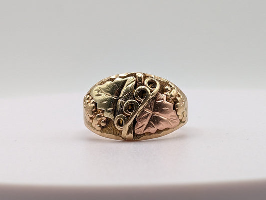 Vintage Very Heavy Black Hills Gold Ring. 10k Multi-tone Gold Black Hills Signet Ring. 10k Black Hill Band. Mens Womens Statement Ring