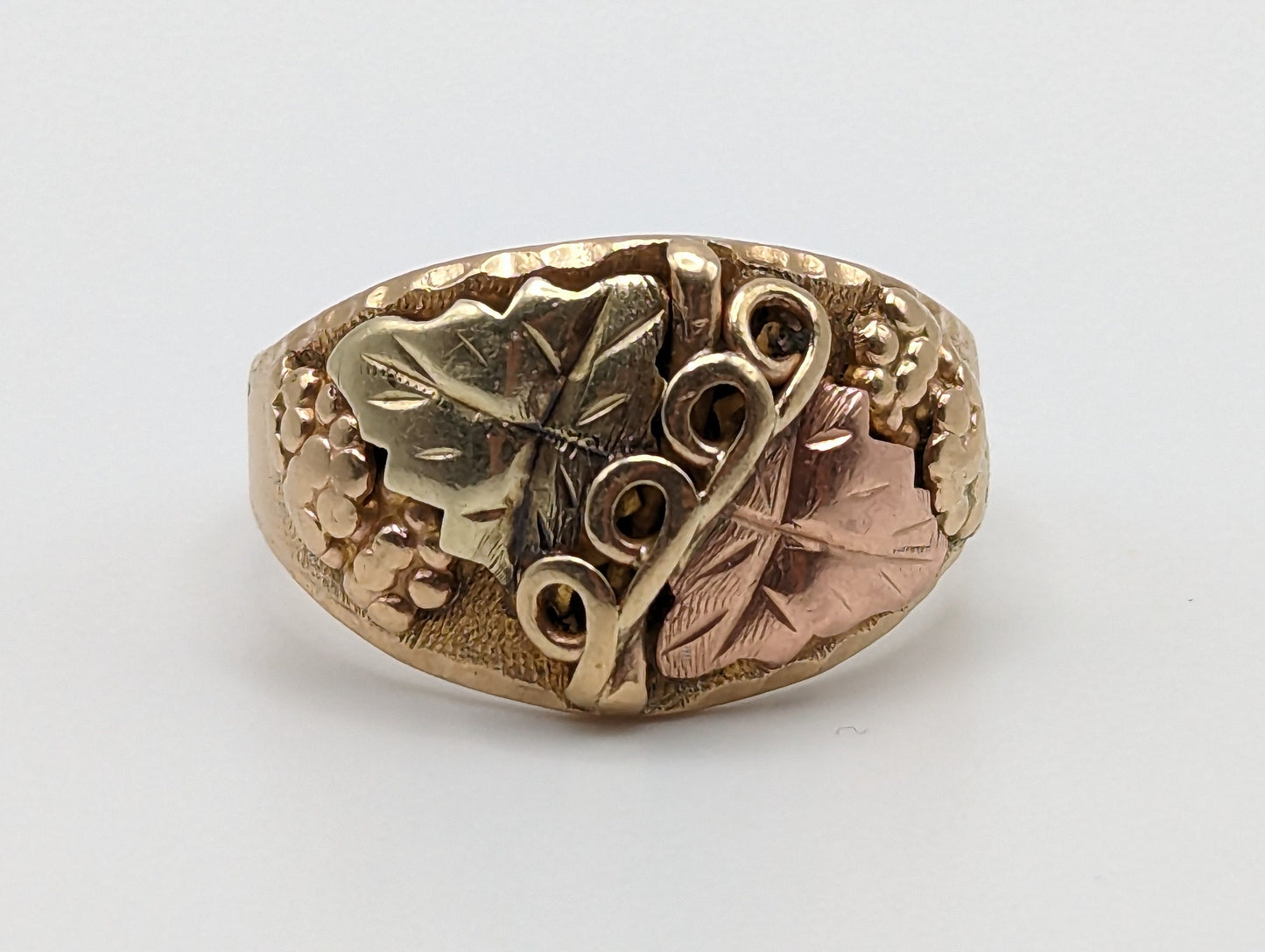 Vintage Very Heavy Black Hills Gold Ring. 10k Multi-tone Gold Black Hills Signet Ring. 10k Black Hill Band. Mens Womens Statement Ring