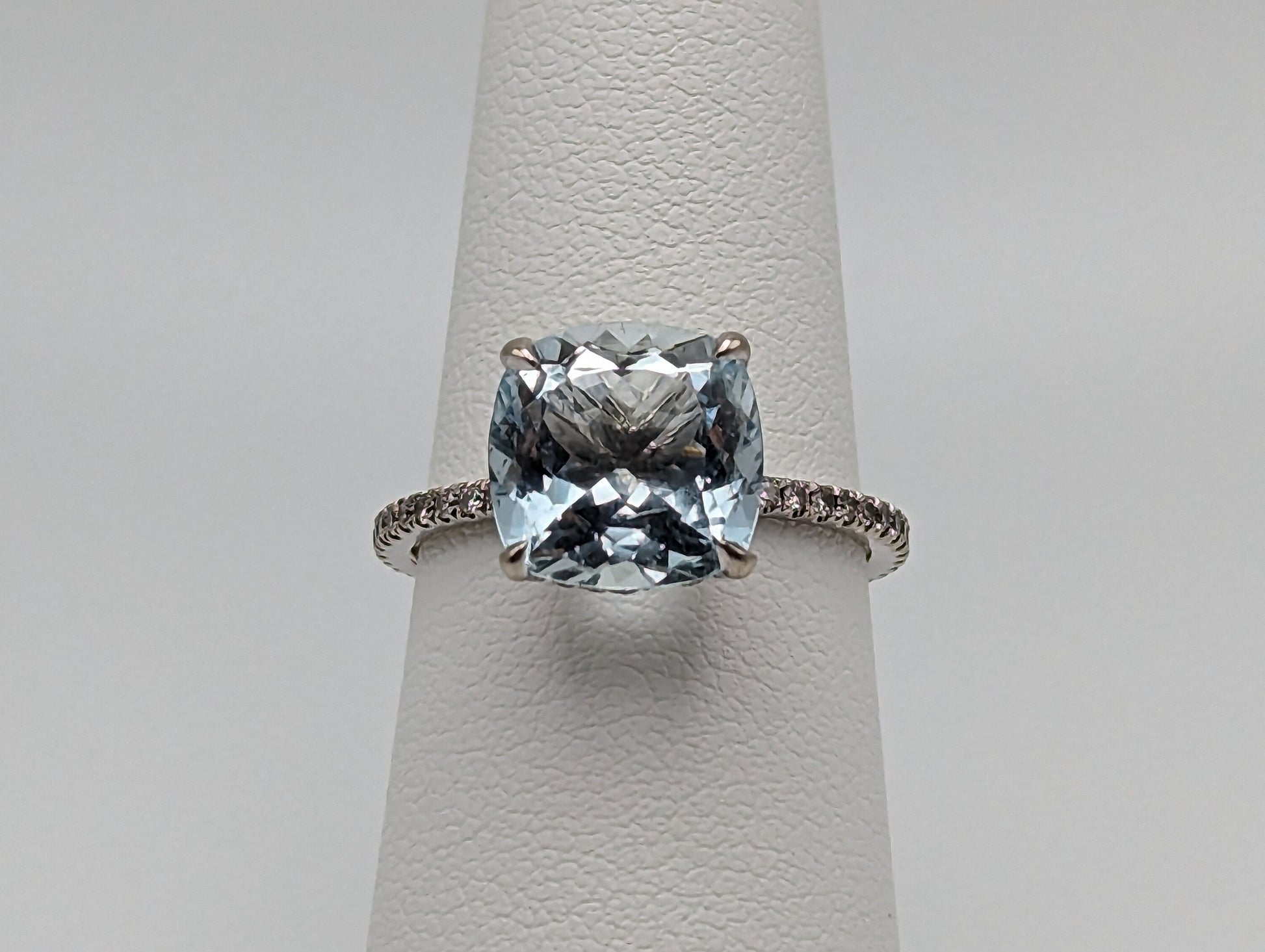 14k White Gold Solitaire Aquamarine Diamonds Ring. Aquamarine Diamond Ring. Solitaire Aquamarine Diamond Wedding Band Engagement Ring