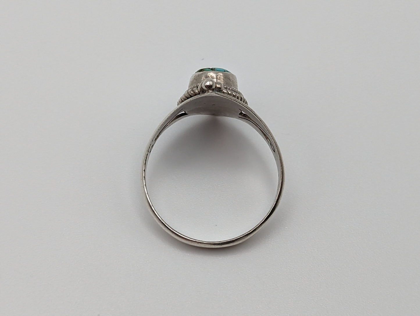 Sterling Silver Natural Raw Turquoise Ring.Vintage Sterling Silver Oval Turquoise Ring. Sterling Silver Boho Raw Turquoise Handmade Band.