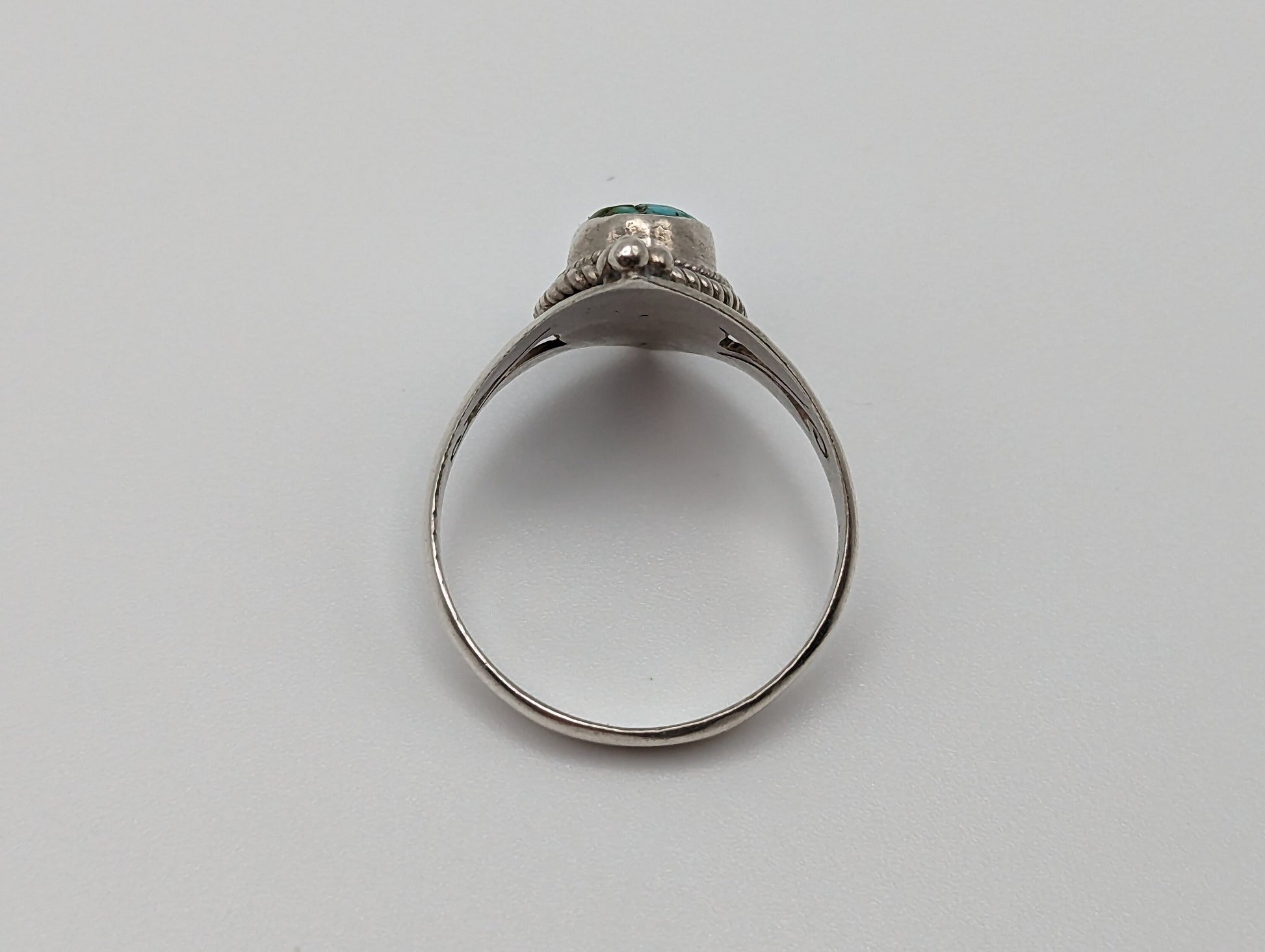 Sterling Silver Natural Raw Turquoise Ring.Vintage Sterling Silver Oval Turquoise Ring. Sterling Silver Boho Raw Turquoise Handmade Band.