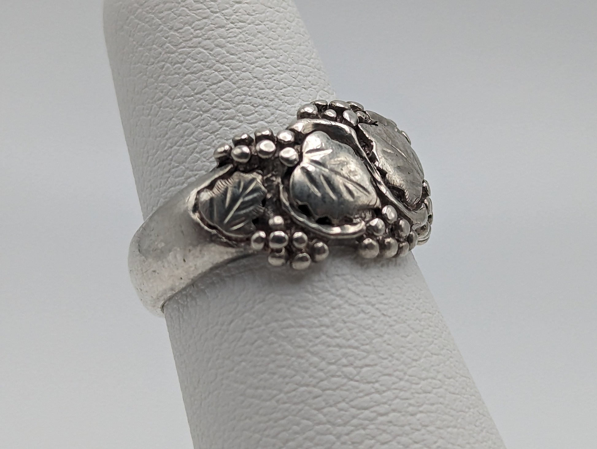 Sterling Silver Leaf Black Hills Ring. Black Hills Leaf Women's Ring. Sterling Silver Antique Leaf Ring. Silver Vine Leaf Signet Ring.