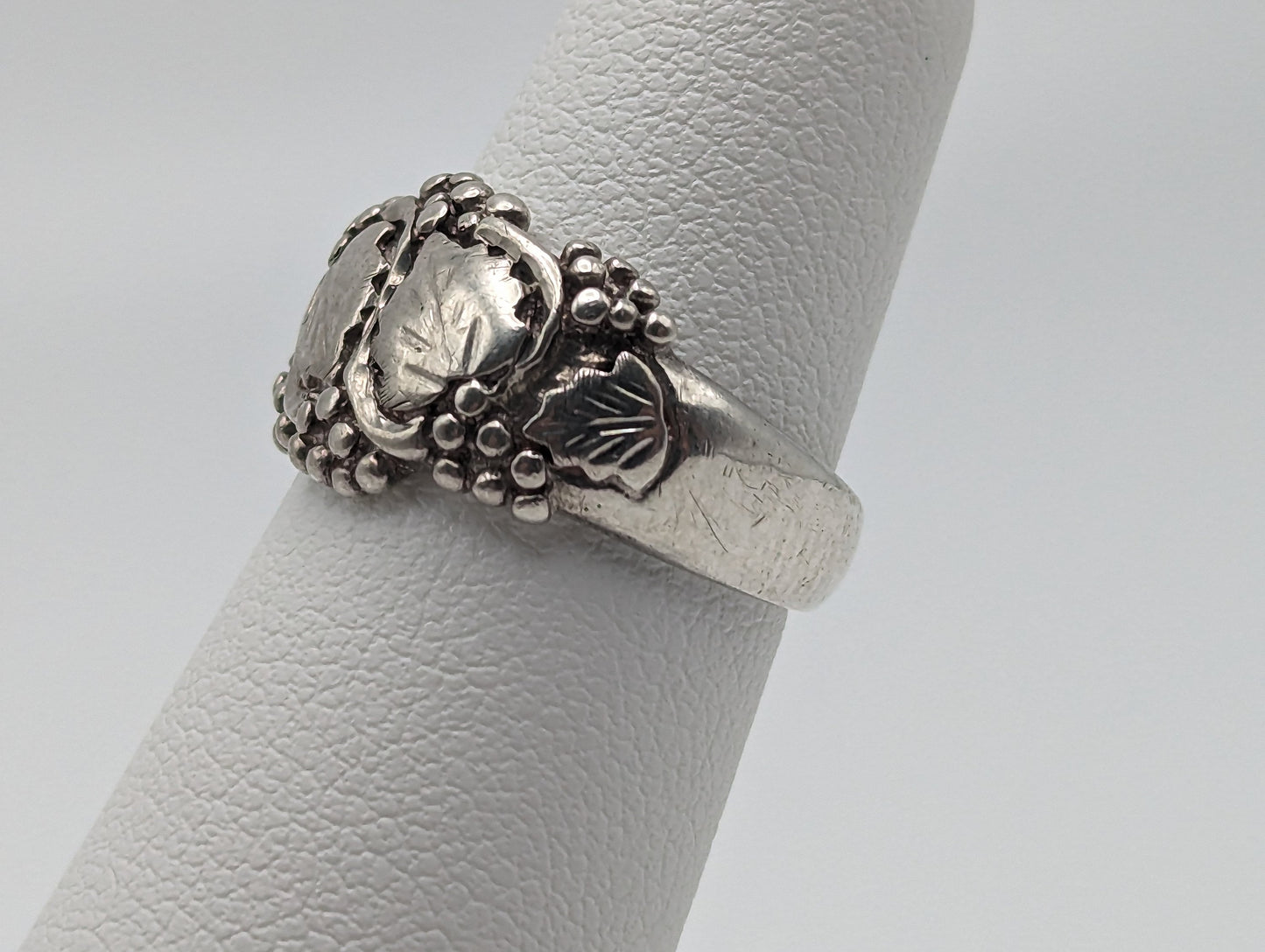 Sterling Silver Leaf Black Hills Ring. Black Hills Leaf Women's Ring. Sterling Silver Antique Leaf Ring. Silver Vine Leaf Signet Ring.