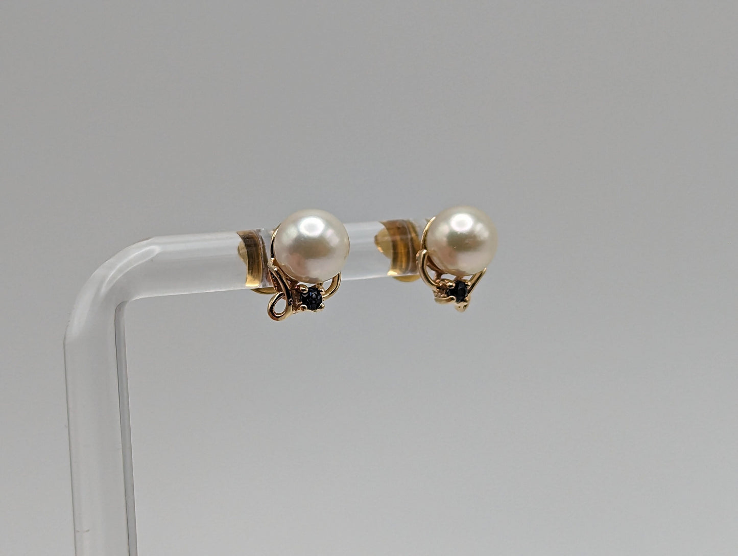 14k Pearl with Topaz Gemstone Earrings. 14k Gold Pear and Topaz Pierced Stud Earrings. Dainty Pearl Earrings. 14k Womens Stud Earrings.