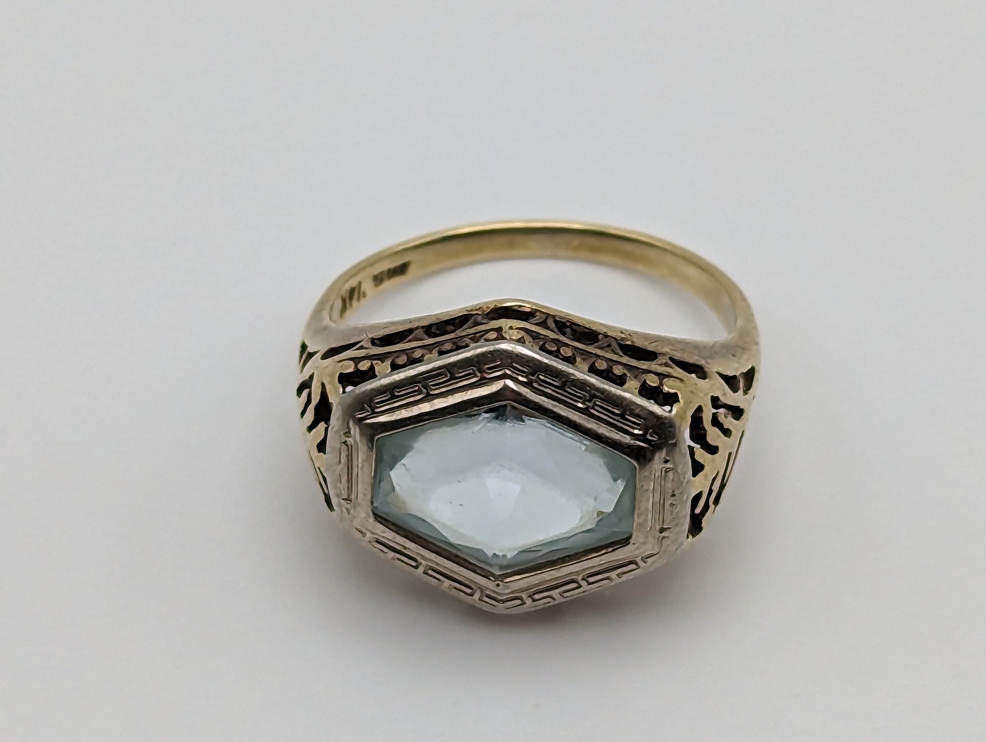 Antique 1900s 14k Yellow Gold Aquamarine Filigree Ring. Aquamarine Ring. Vintage 14k Yellow Gold Filigree Aquamarine Ring.