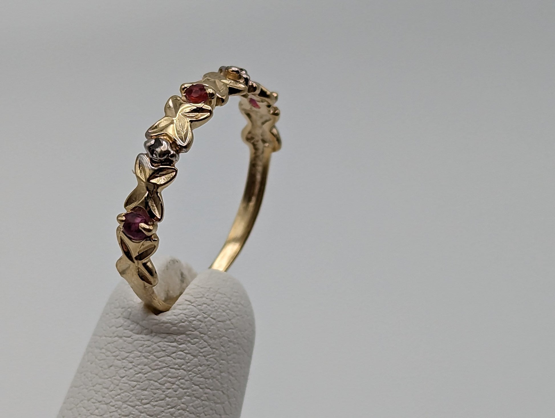 10k Ruby Diamond XOXO Ring. 10k Ruby Diamond Hugs and Kisses Ring. 10k Hugs and Kisses Ring. 10k XOXO Ring. 10k Ruby Diamond Ring.
