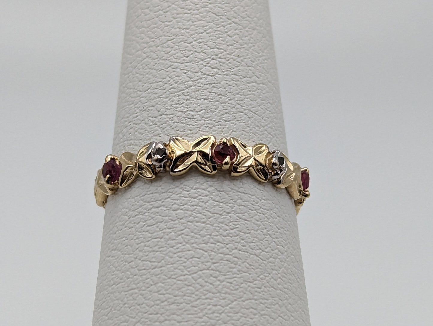 10k Ruby Diamond XOXO Ring. 10k Ruby Diamond Hugs and Kisses Ring. 10k Hugs and Kisses Ring. 10k XOXO Ring. 10k Ruby Diamond Ring.