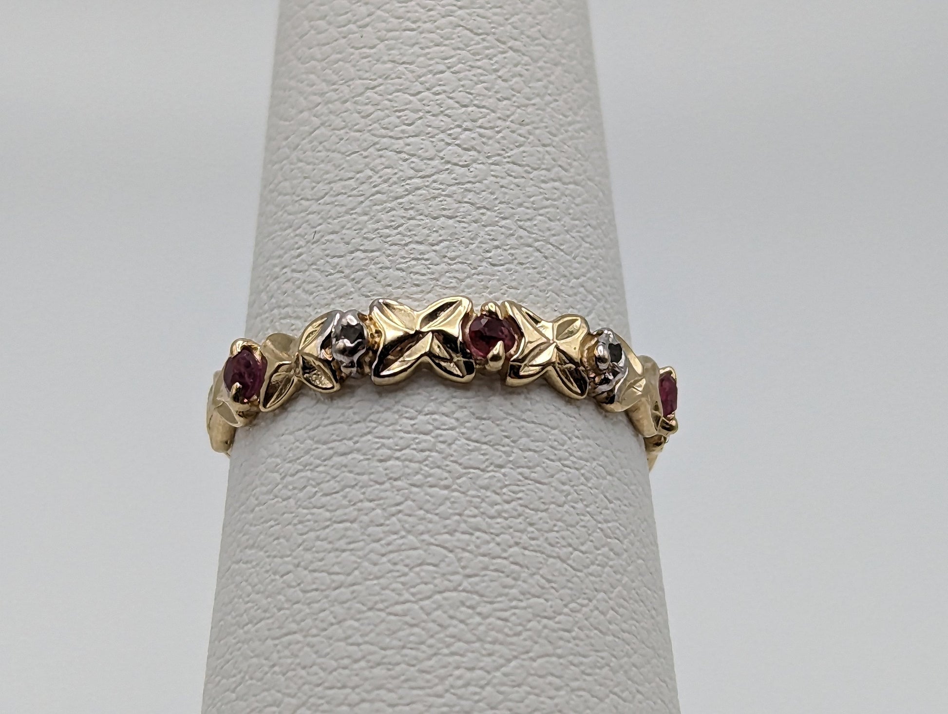 10k Ruby Diamond XOXO Ring. 10k Ruby Diamond Hugs and Kisses Ring. 10k Hugs and Kisses Ring. 10k XOXO Ring. 10k Ruby Diamond Ring.