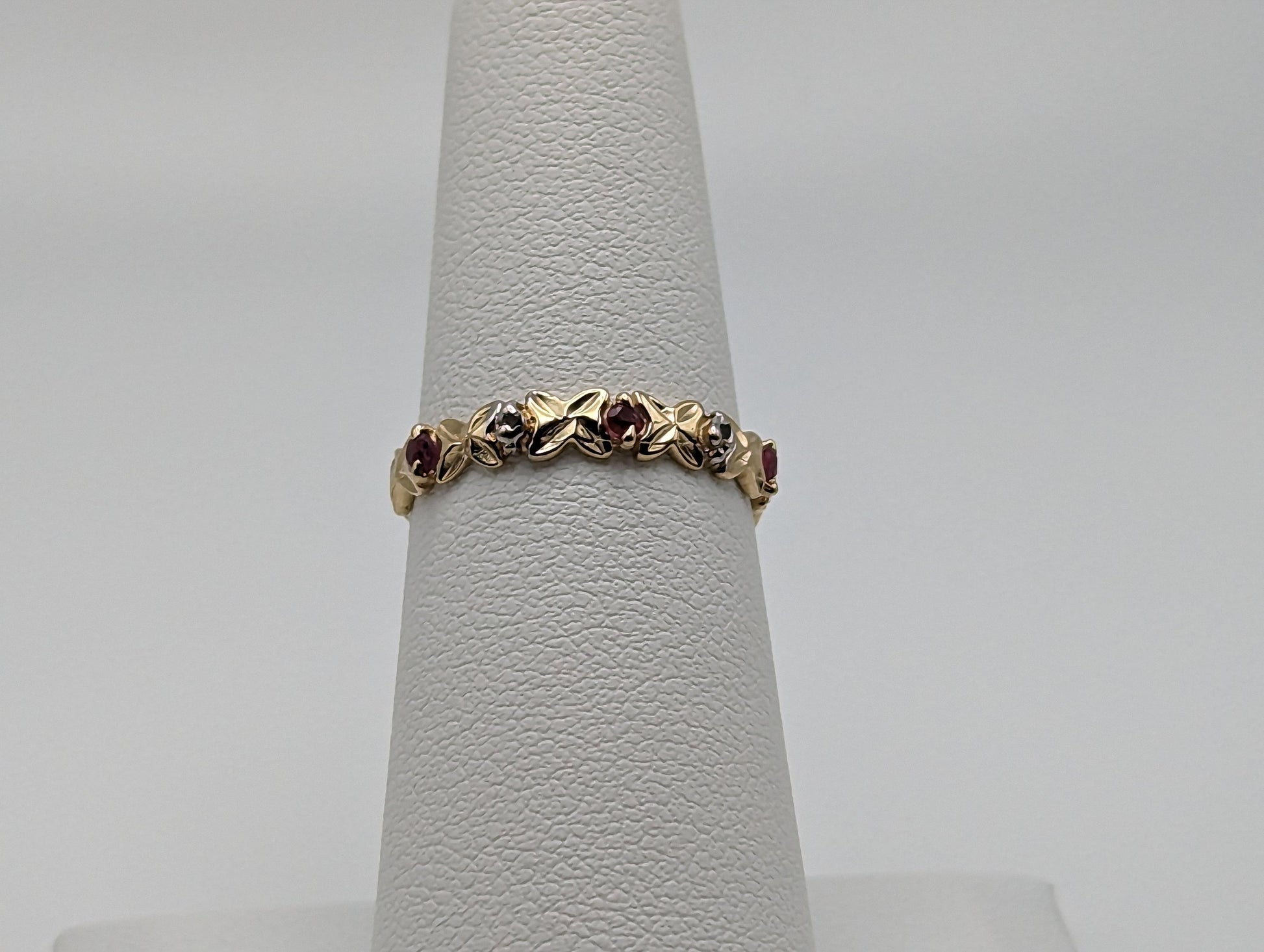 10k Ruby Diamond XOXO Ring. 10k Ruby Diamond Hugs and Kisses Ring. 10k Hugs and Kisses Ring. 10k XOXO Ring. 10k Ruby Diamond Ring.