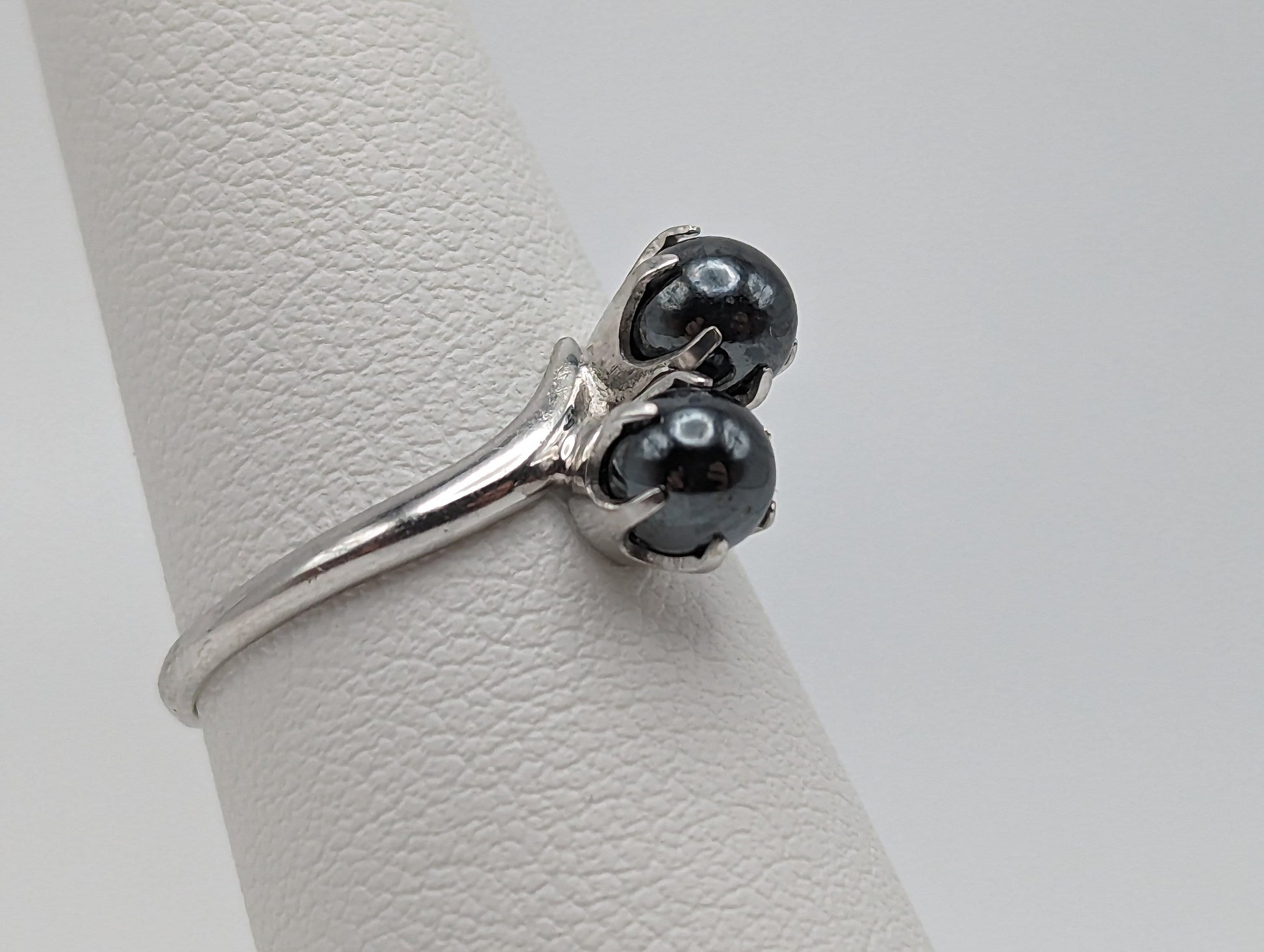 Vintage 1950s 10k White Gold Double Hematite Bypass Ring. Hematite Bead Ring. Hematite McGrath Hamin Hematite Bead Ring. Promise Ring