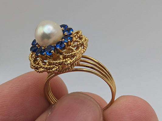 Vintage Blue Spinal 18k Flower Pear Ring. 18k Halo Setting Pearl Flower Ring. Vintage Blue Spinal 18k Flower Band. Pearl Flower Ring 18k