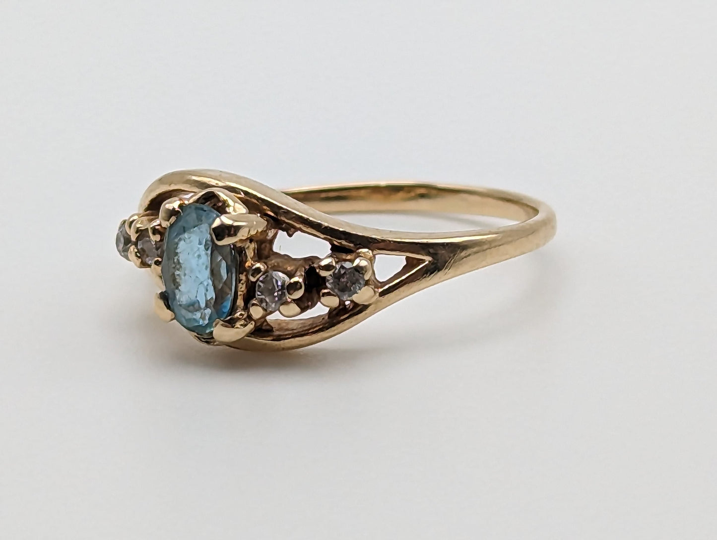 Vintage 14k Swiss Blue Topaz Diamond Ring. 14k Yellow Gold Womens Swiss Blue Topaz Diamond Ring. Engagement Band Topaz Promise Ring