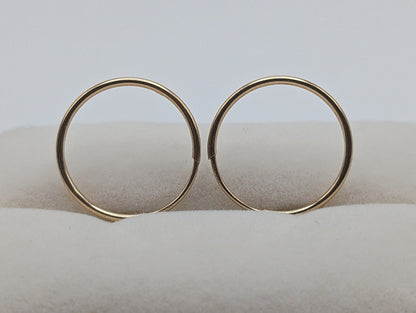 Vintage 14k Yellow Gold Plain Hoop Earrings Endless Hoop Earring with Gap