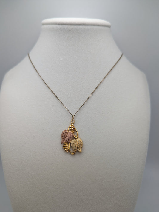 10k 12k Very Large Black Hills Green Rose Gold Leaf & Vine Pendant w Necklace 12K GP Chain. 10k Black Hills Gold Vine Necklace Pendant