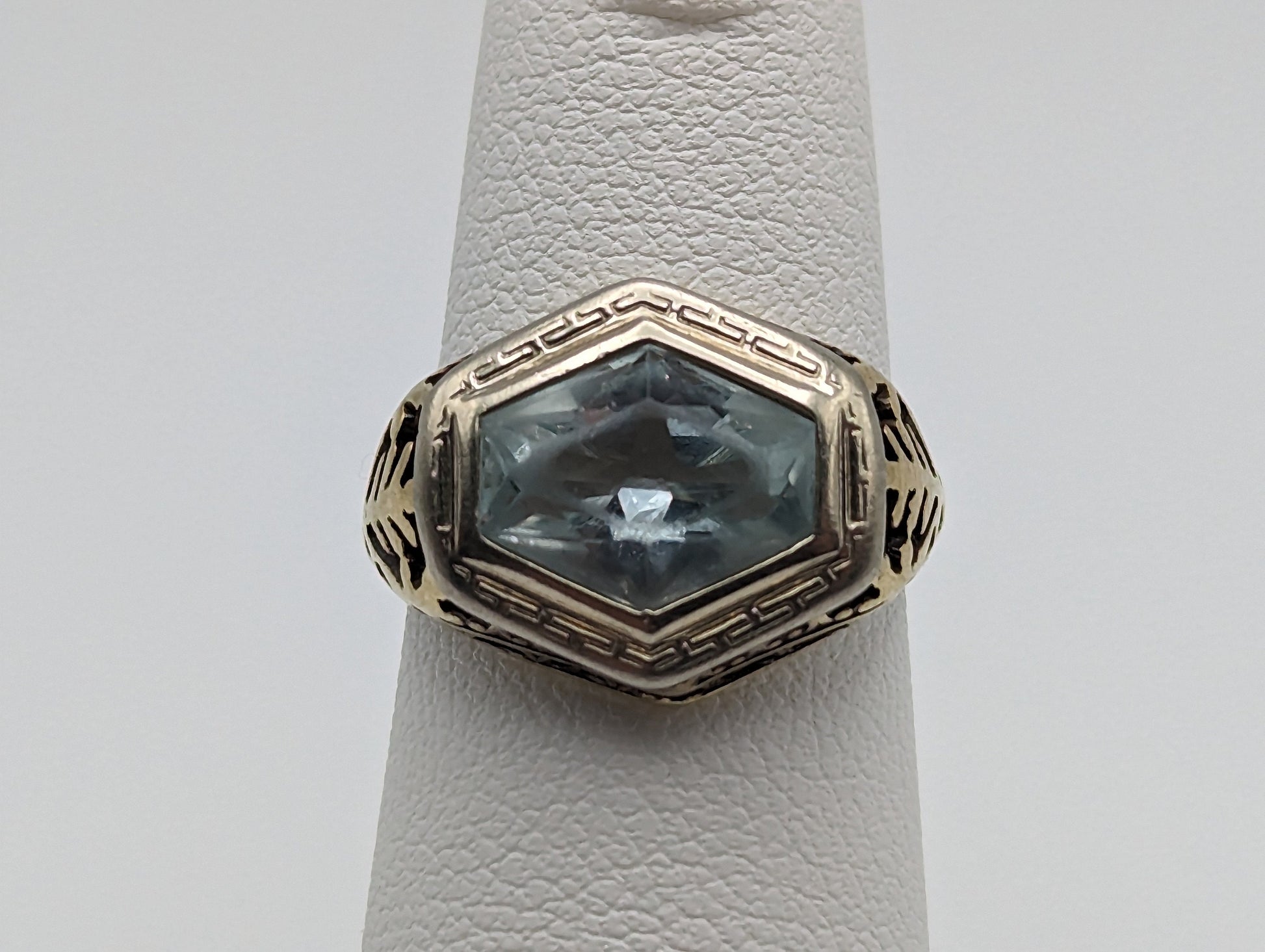 Antique 1900s 14k Yellow Gold Aquamarine Filigree Ring. Aquamarine Ring. Vintage 14k Yellow Gold Filigree Aquamarine Ring.